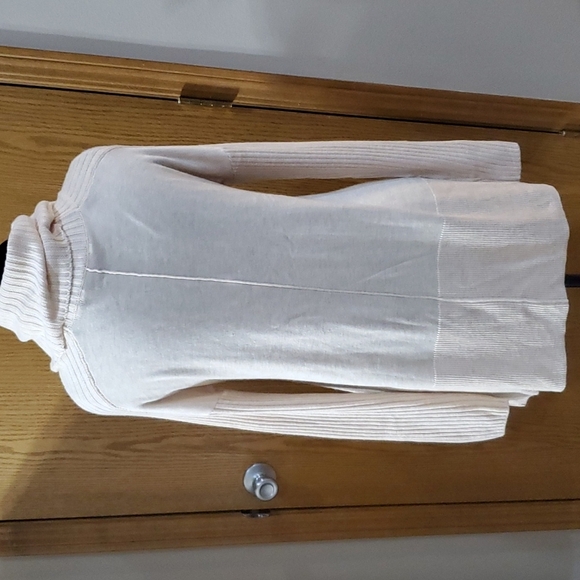 Soft surroundings beige cowl cashmere blend oversized sweater - Picture 5 of 9